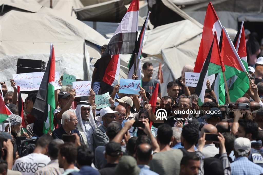 وقفة احتجاجية في غزة تطالب بوقف حرب الإبادة وخطط احتلال المدينة