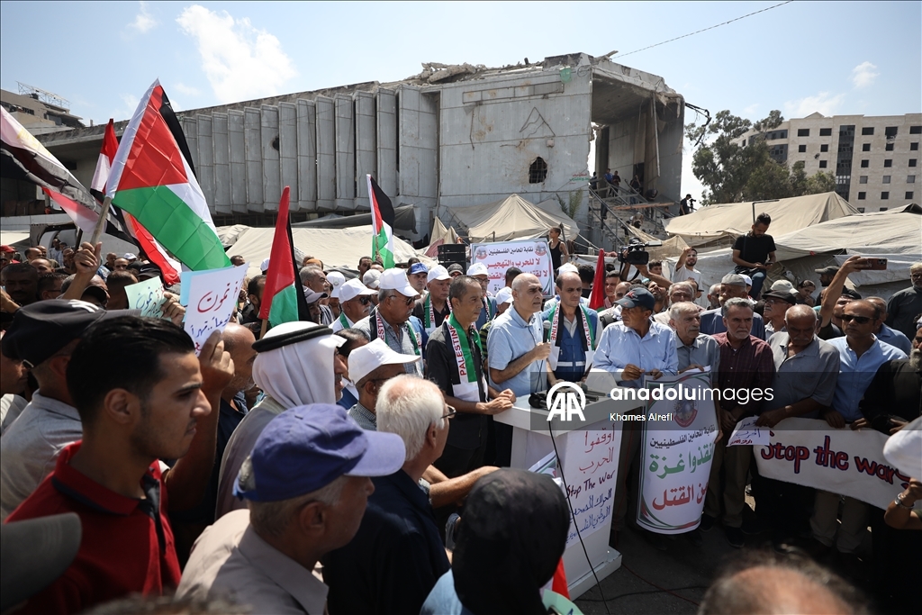 وقفة احتجاجية في غزة تطالب بوقف حرب الإبادة وخطط احتلال المدينة