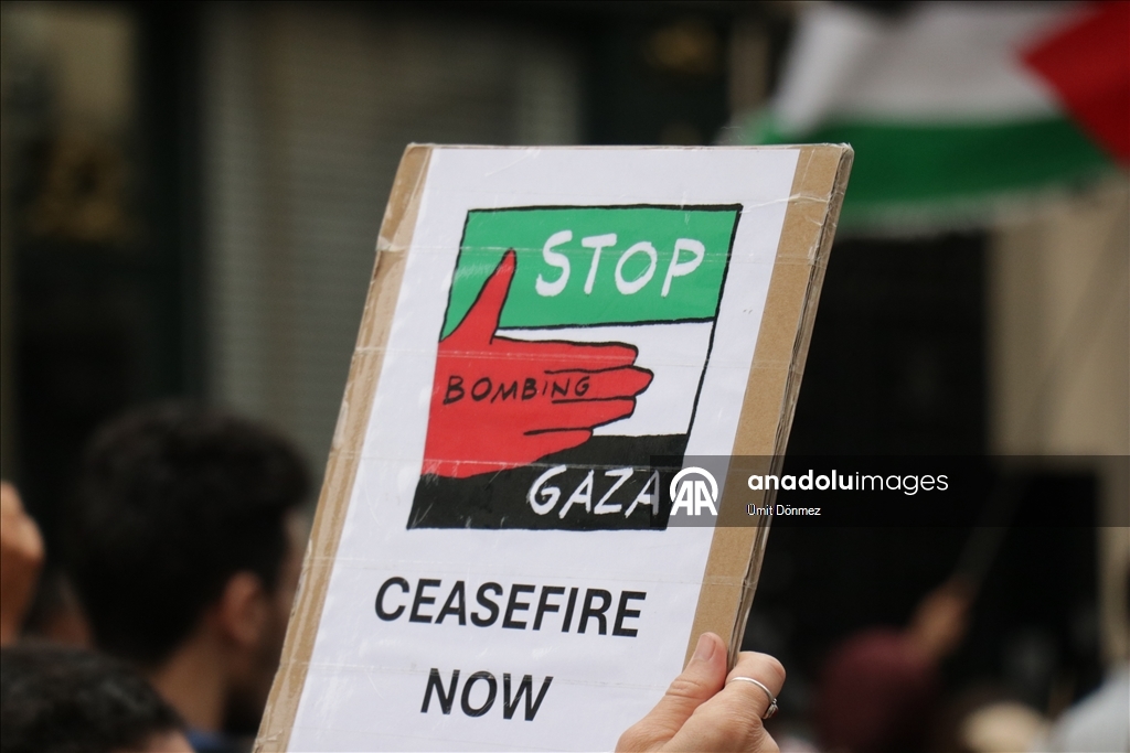Paris'te İsrail'in Gazze'ye yönelik devam eden saldırıları protesto edildi