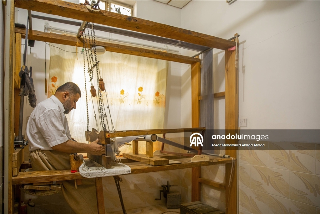Iraklı Hıdır Ali, ata mesleği olan dokumacılığı yaşatmaya çalışıyor