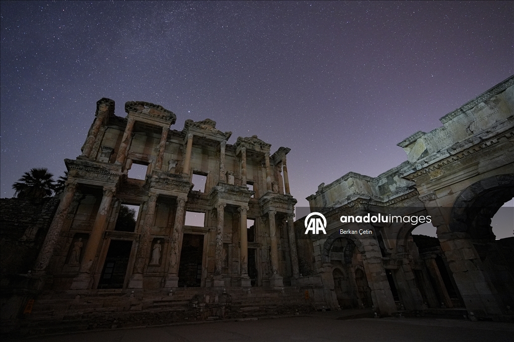 Efes Antik Kenti'nde yıldızlı gece