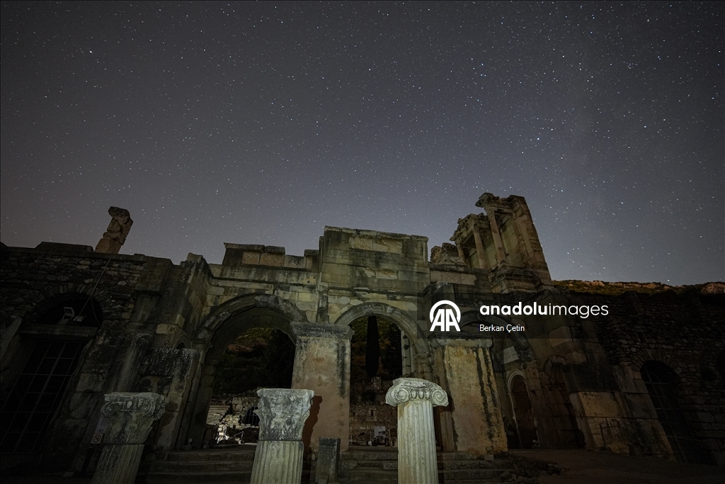 Efes Antik Kenti'nde yıldızlı gece