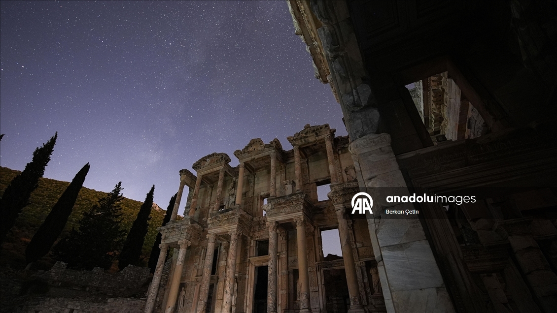 Efes Antik Kenti'nde yıldızlı gece