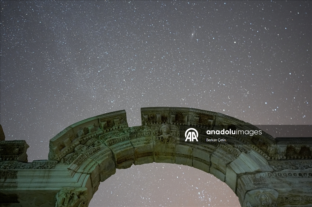 Efes Antik Kenti'nde yıldızlı gece