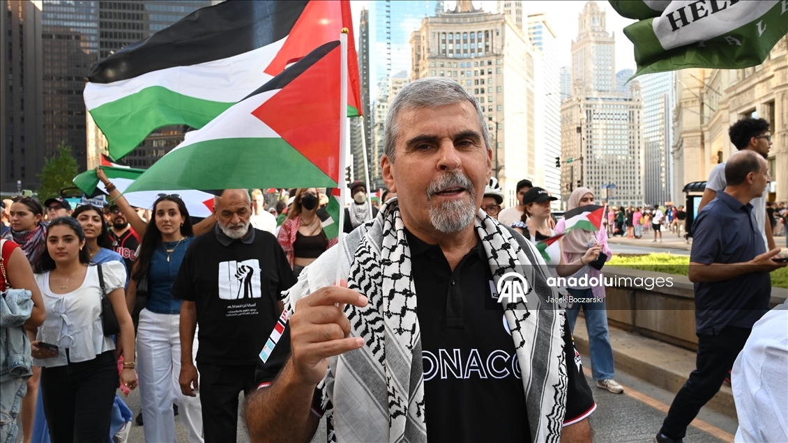 Chicago’da Filistin’le Dayanışma Yürüyüşü düzenlenerek Barghouti’nin serbest bırakılması talep edildi
