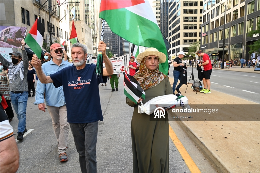 Chicago’da Filistin’le Dayanışma Yürüyüşü düzenlenerek Barghouti’nin serbest bırakılması talep edildi