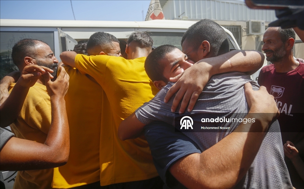 إسرائيل تفرج عن 13 فلسطينيا من غزة بعد اعتقالهم في ظروف قاسية