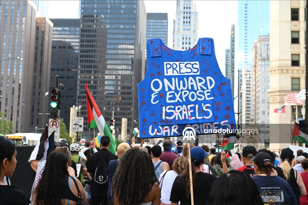 Chicago’da Filistin’le Dayanışma Yürüyüşü düzenlenerek Barghouti’nin serbest bırakılması talep edildi