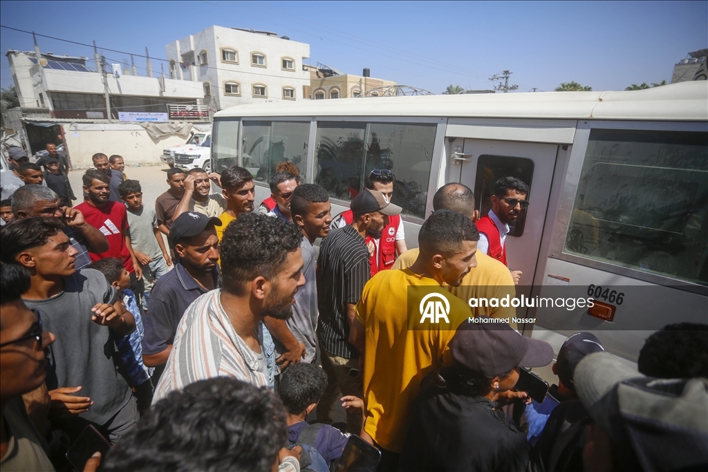 إسرائيل تفرج عن 13 فلسطينيا من غزة بعد اعتقالهم في ظروف قاسية