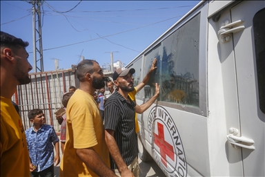 إسرائيل تفرج عن 13 فلسطينيا من غزة بعد اعتقالهم في ظروف قاسية