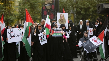 İran'ın başkenti Tahran'da sağlık çalışanları İsrail'in Gazze'deki soykırımını protesto etti 