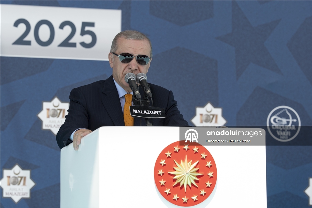 Cumhurbaşkanı Erdoğan, Malazgirt Zaferi’nin 954. Yıl Dönümü Kutlama Programı'na katıldı