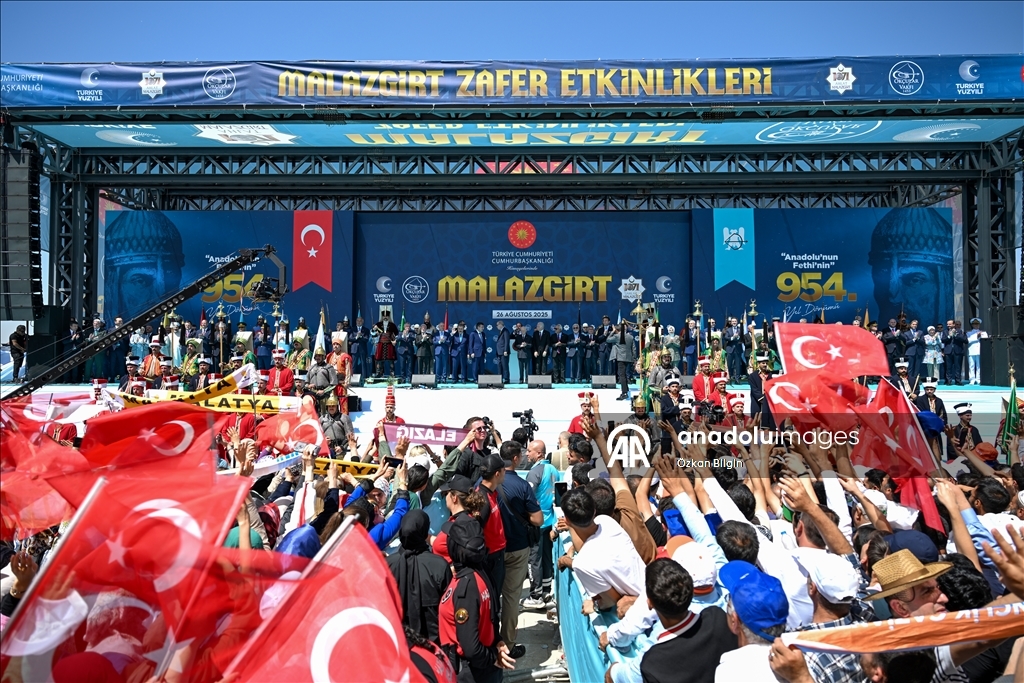 Cumhurbaşkanı Erdoğan, Malazgirt Zaferi’nin 954. Yıl Dönümü Kutlama Programı'na katıldı