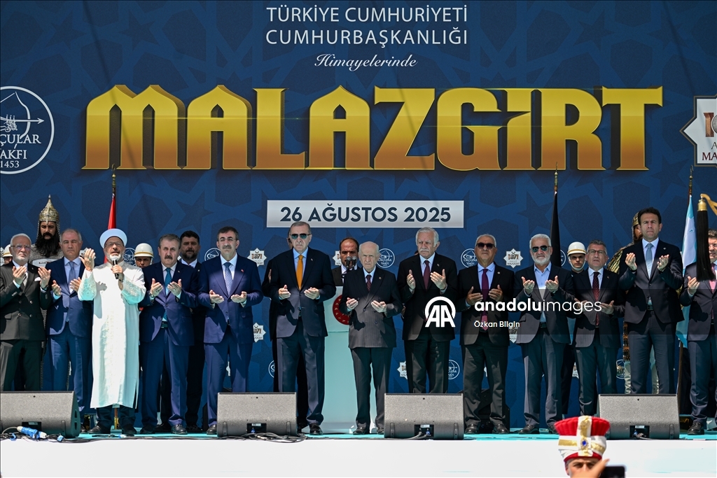 Cumhurbaşkanı Erdoğan, Malazgirt Zaferi’nin 954. Yıl Dönümü Kutlama Programı'na katıldı