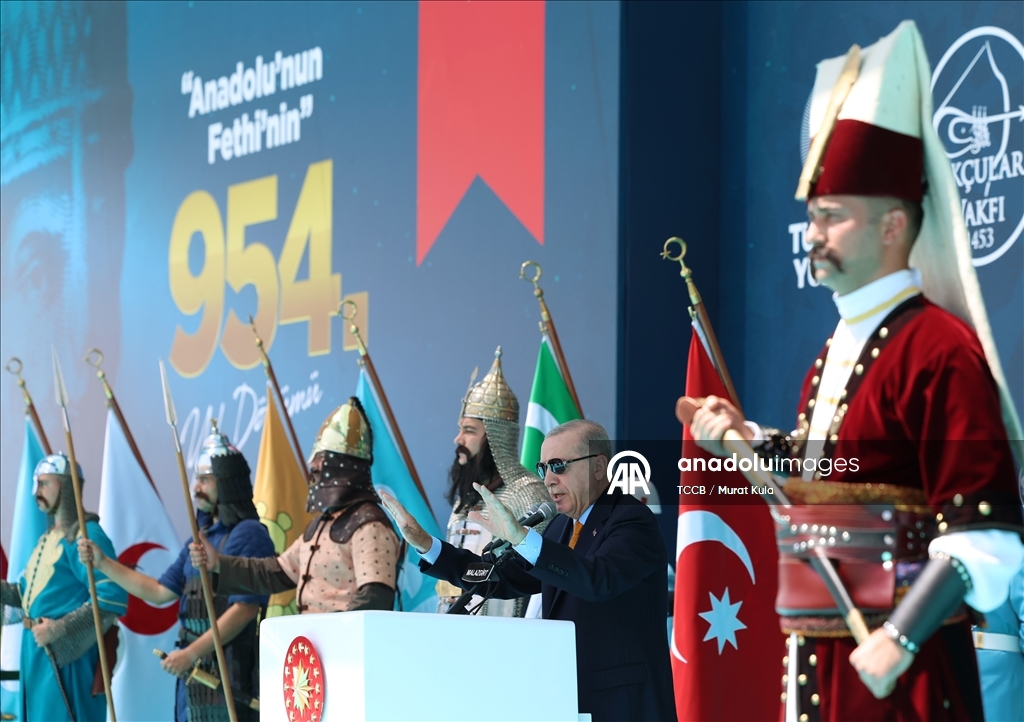 Cumhurbaşkanı Erdoğan, Malazgirt Zaferi’nin 954. Yıl Dönümü Kutlama Programı'na katıldı