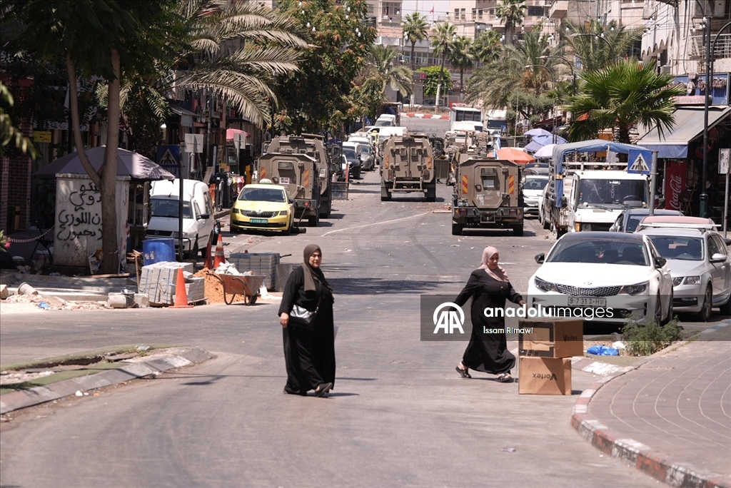 İsrail askerleri, işgal altındaki Batı Şeria'nın Ramallah kentine baskın düzenledi