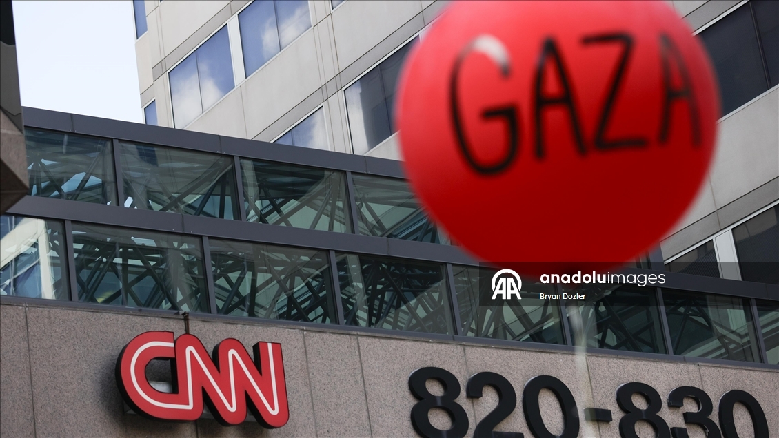 Washington'daki CNN binası önünde protesto düzenlendi