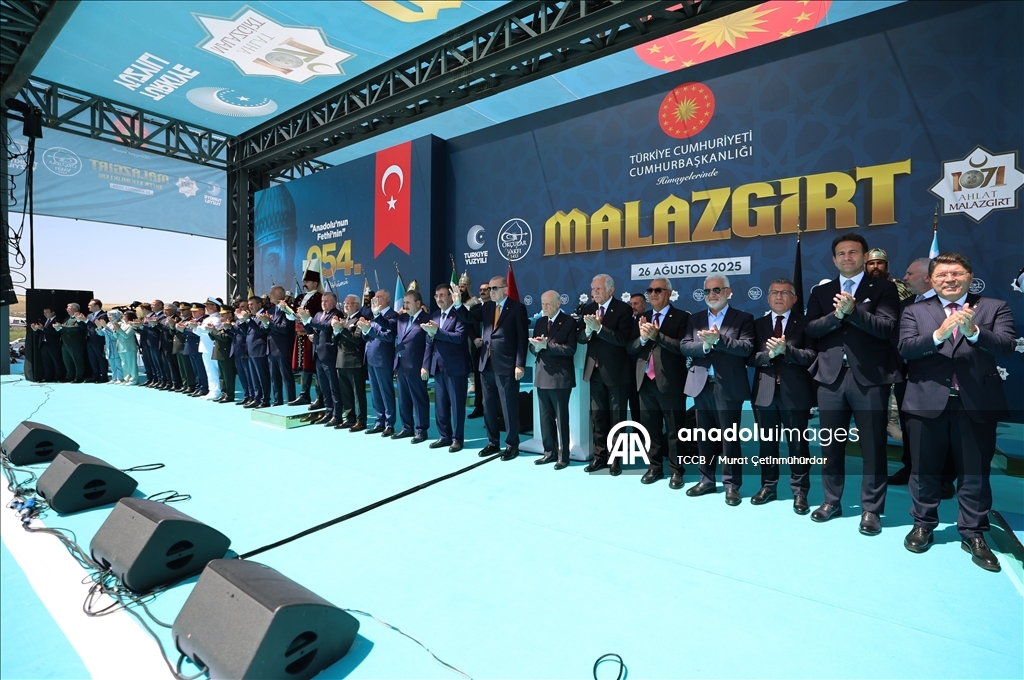 Cumhurbaşkanı Erdoğan, Malazgirt Zaferi’nin 954. Yıl Dönümü Kutlama Programı'na katıldı