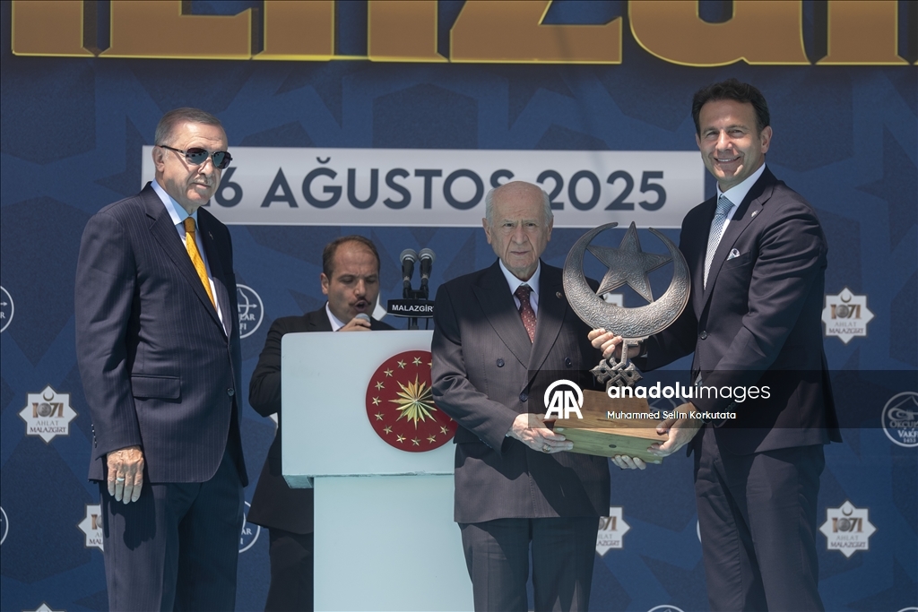 Cumhurbaşkanı Erdoğan, Malazgirt Zaferi’nin 954. Yıl Dönümü Kutlama Programı'na katıldı