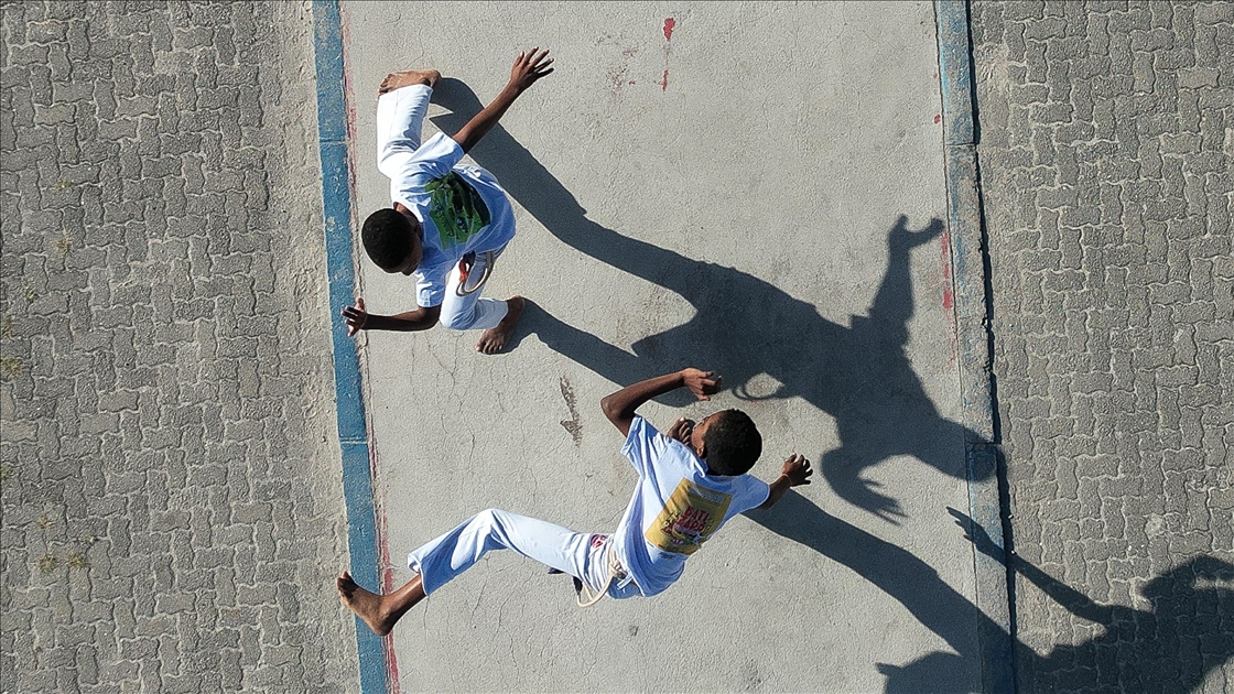 Rio de Janeiro’nun favelalarında Capoeira geleneği