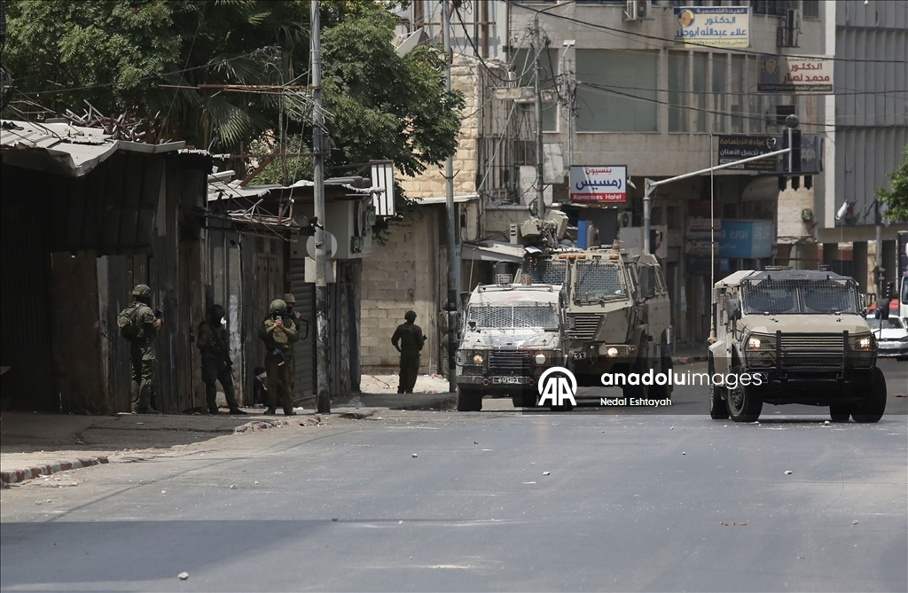 İsrail ordusu, Nablus kentine baskın düzenledi