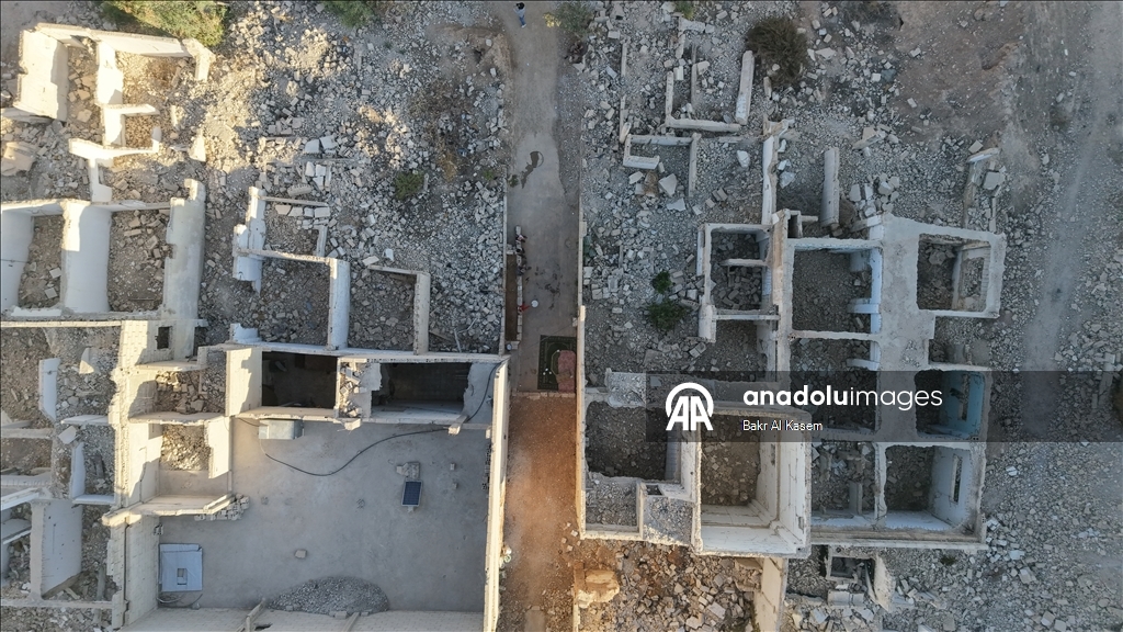 Suriyeli Nezir Hadduc, yıllar süren savaşın ardından Şam'ın Cobar bölgesindeki evine döndü