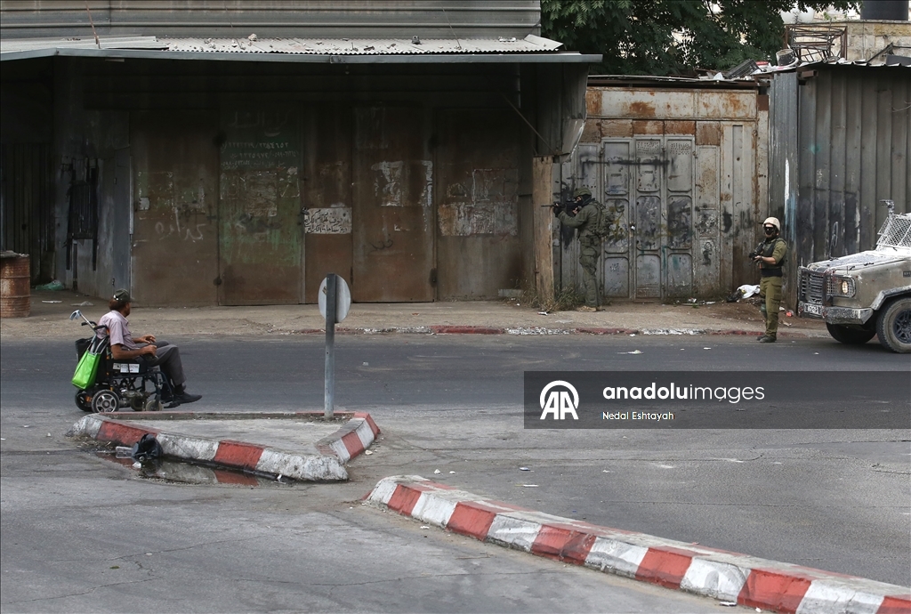 İsrail ordusu, Nablus kentine baskın düzenledi