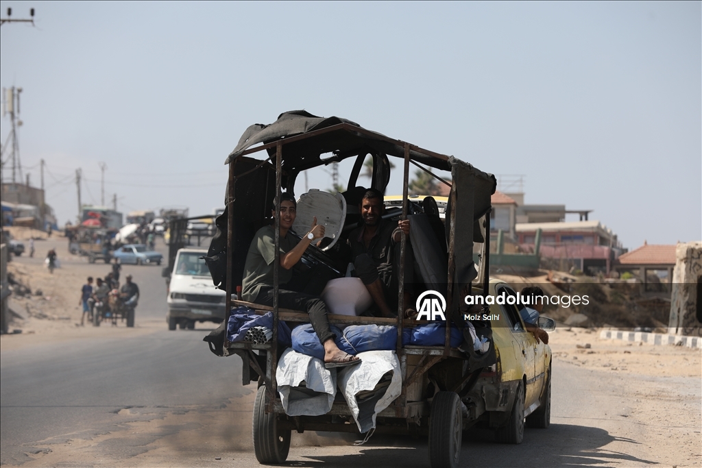 Gazze'nin kuzeyindeki Filistinliler, İsrail'in saldırıları altında bir kez daha göçe zorlanıyor