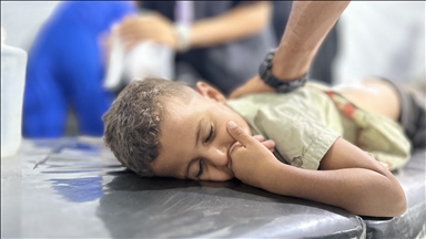 İsrail ordusu yerinden edilmiş Filistinlilerin çadırına saldırı düzenledi