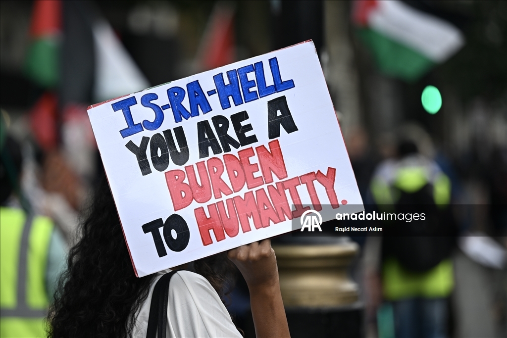 لندن.. مئات الأشخاص يحيون ذكرى صحفيين قتلتهم إسرائيل في غزة