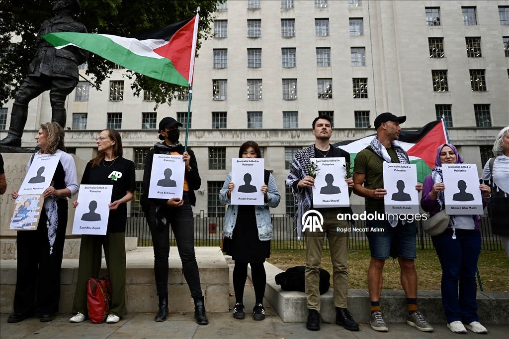 لندن.. مئات الأشخاص يحيون ذكرى صحفيين قتلتهم إسرائيل في غزة