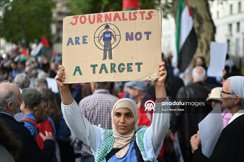 لندن.. مئات الأشخاص يحيون ذكرى صحفيين قتلتهم إسرائيل في غزة