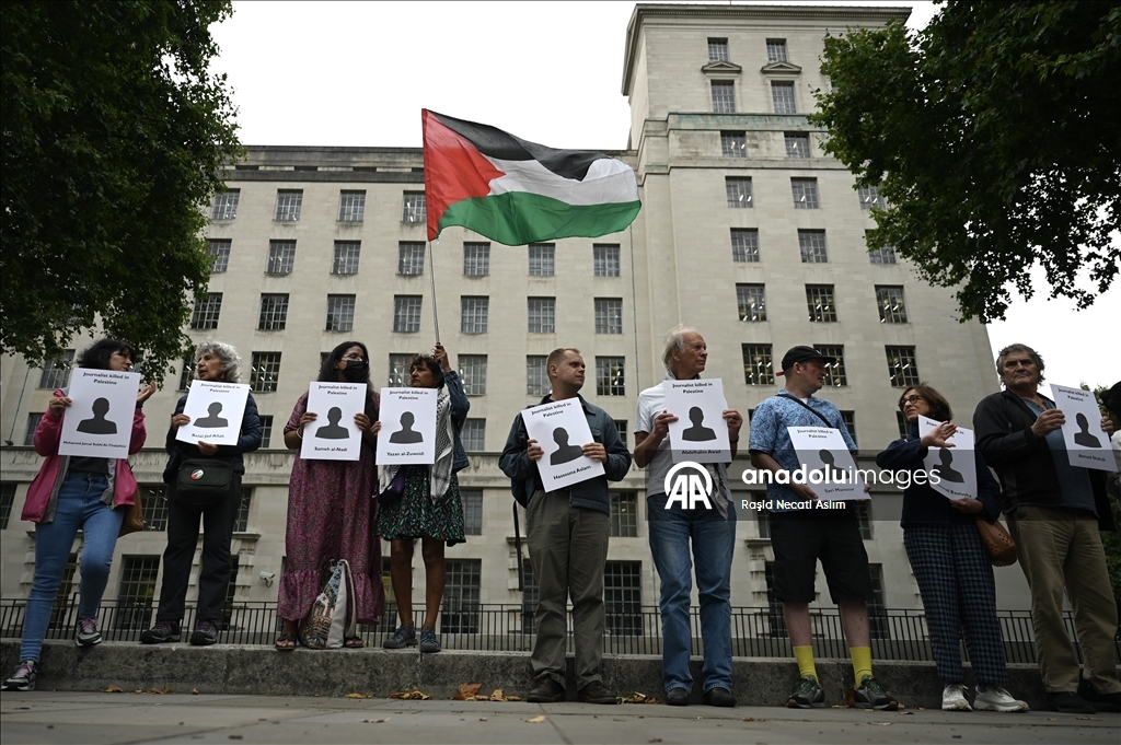 لندن.. مئات الأشخاص يحيون ذكرى صحفيين قتلتهم إسرائيل في غزة