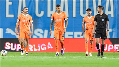 İstanbul Başakşehir, UEFA Konferans Ligi play-off turu rövanşında Universitatea Craiova'ya 3-1 yenildi