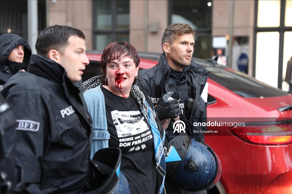 В Германии полиция жестко разогнала акцию в поддержку Палестины