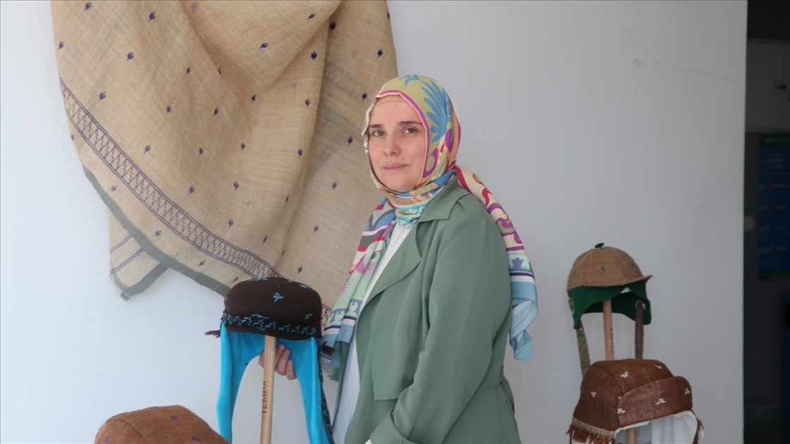 Erzurum'un geleneksel kumaşından üretilen 27 şapka tasarımı tescil aldı