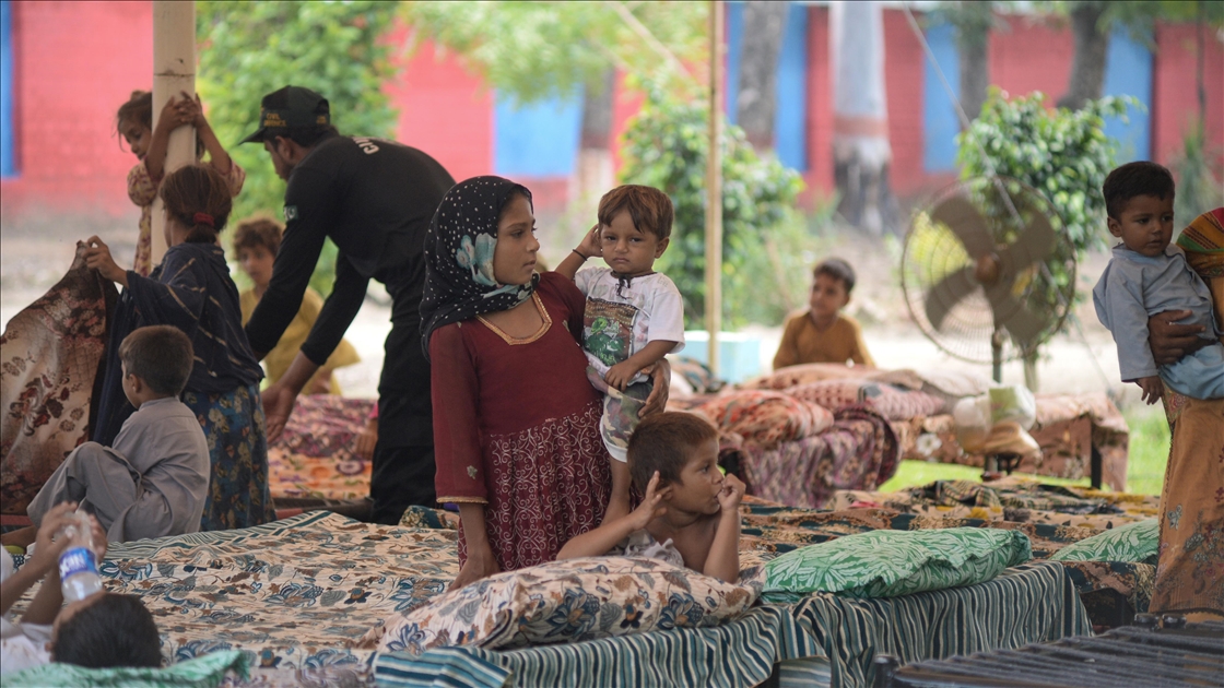  Pakistan'daki sel felaketinin ardından sivillerin tahliyesi devam ediyor