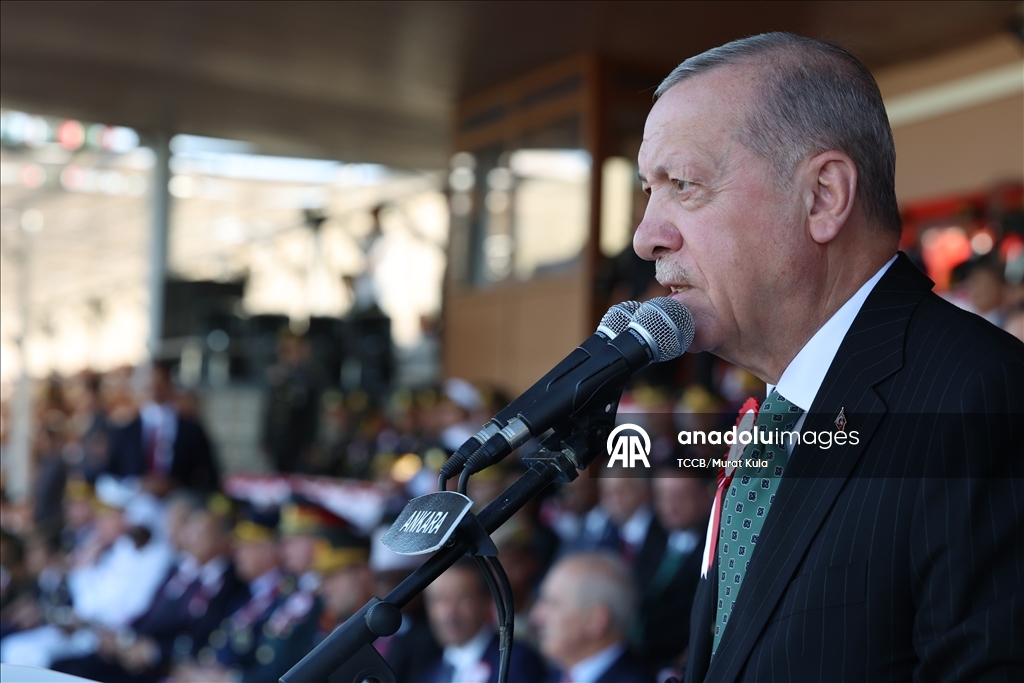 Cumhurbaşkanı Erdoğan, Harp Okulları Diploma Alma ve Sancak Devir Teslim Töreni'ne katıldı
