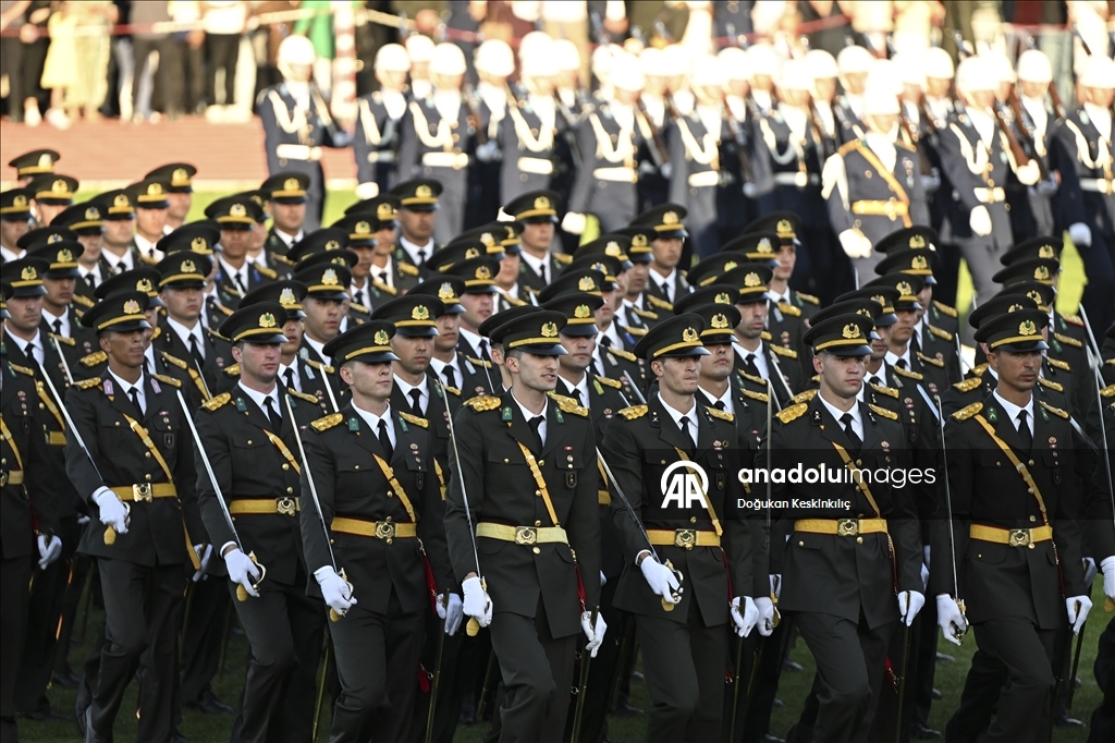 MSÜ Harp Okulları Diploma Alma ve Sancak Devir Teslim Töreni