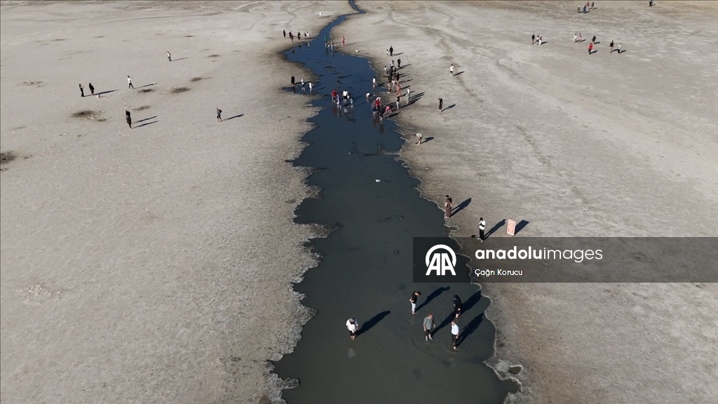 Climate change and drought are draining Tuz Lake in Ankara