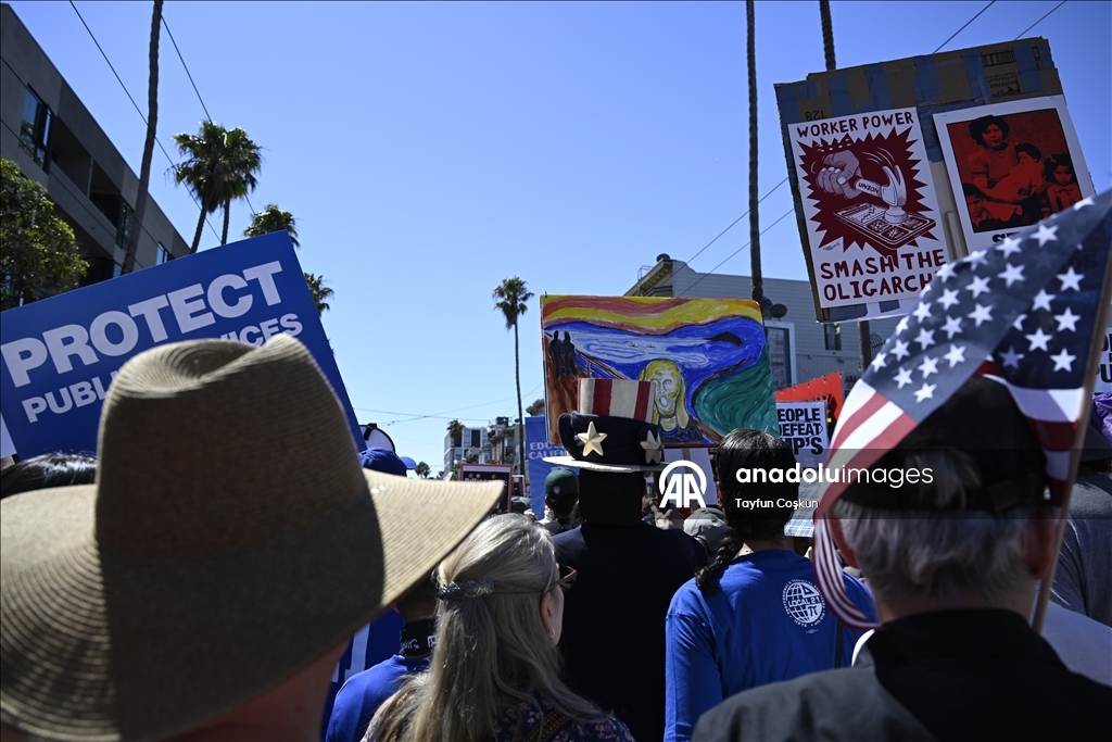 “Workers Over Billionaires” protest in San Francisco, California