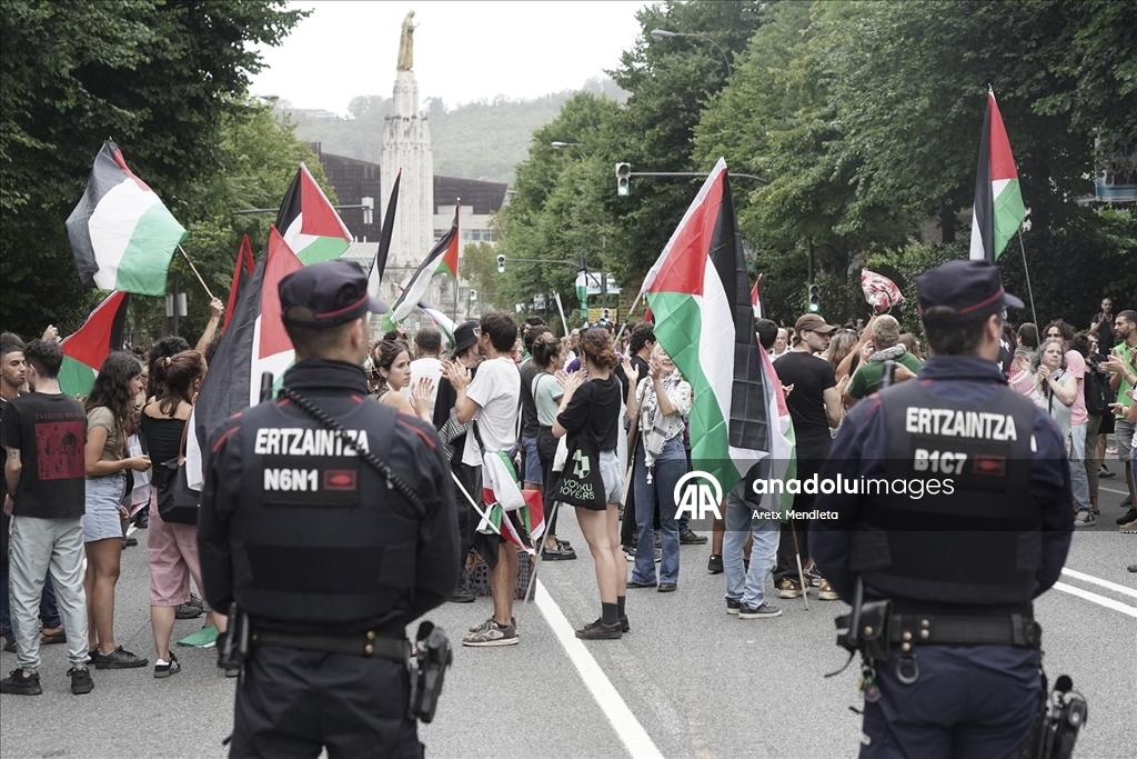 İsrail karşıtı protestolardan dolayı İspanya bisiklet yarışının bugünkü etabı tamamlanamadı