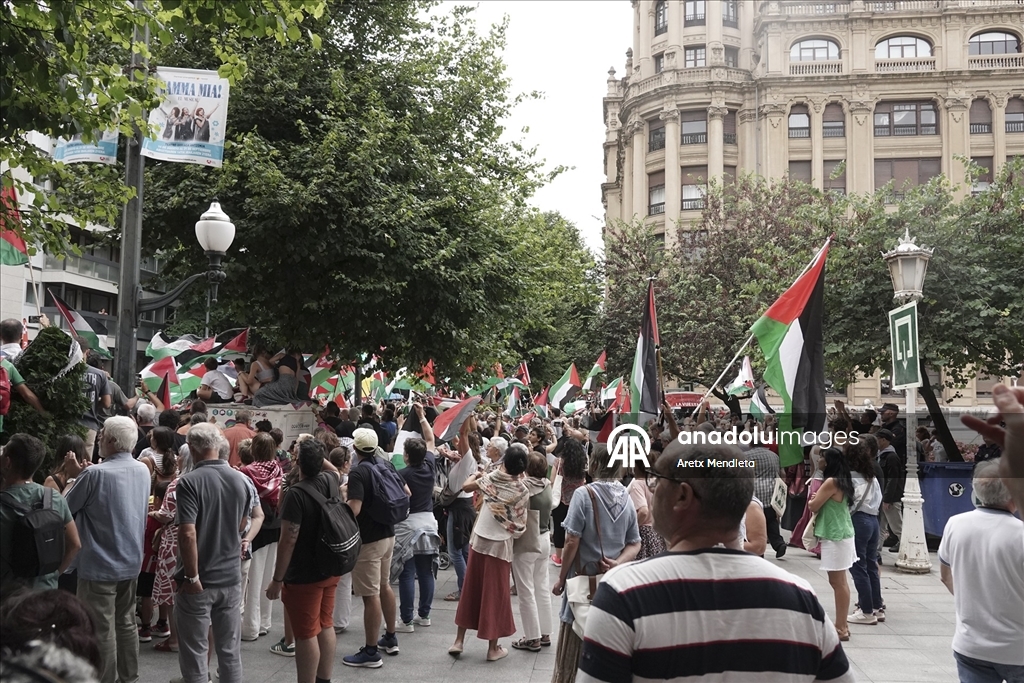 İsrail karşıtı protestolardan dolayı İspanya bisiklet yarışının bugünkü etabı tamamlanamadı