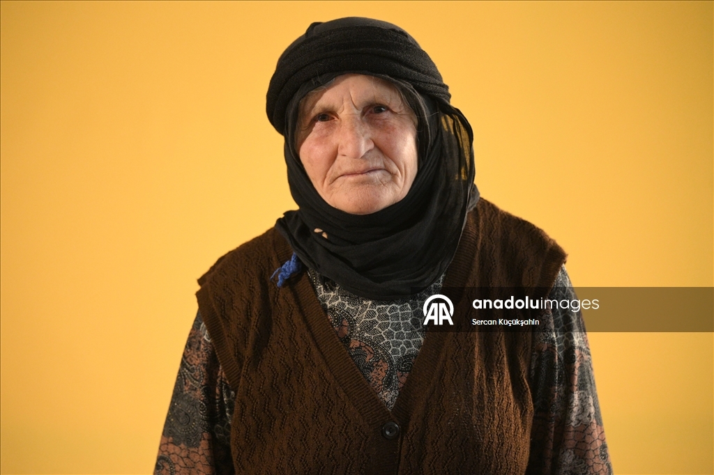"Kara yapıklılar" baş bağlama geleneğini yıllardır sürdürüyor