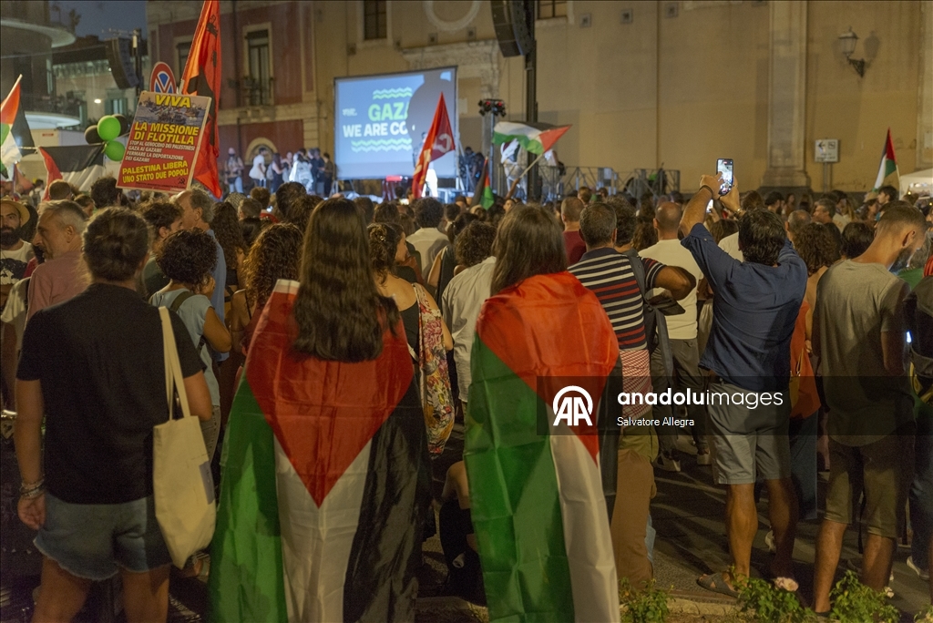 Demonstration in support of the Global Sumud Flotilla in Italy