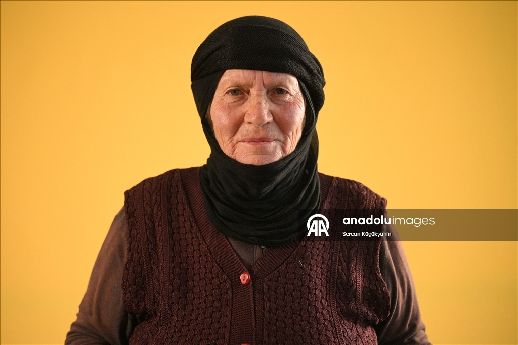"Kara yapıklılar" baş bağlama geleneğini yıllardır sürdürüyor