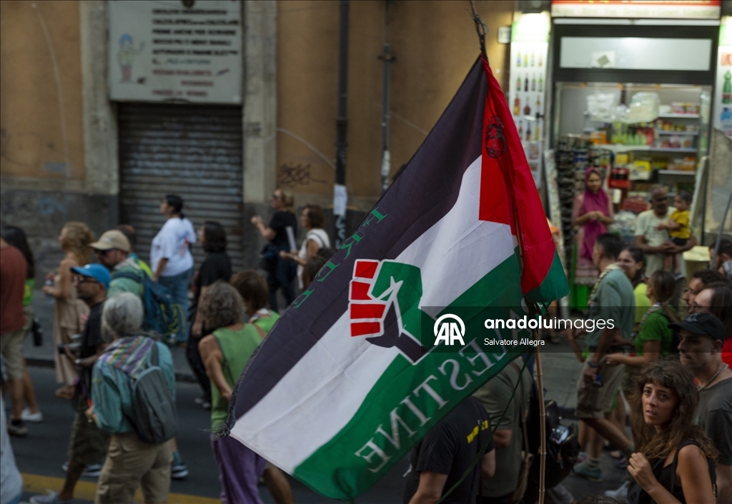 Demonstration in support of the Global Sumud Flotilla in Italy