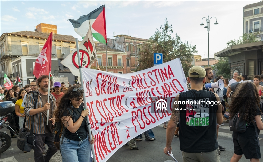 Demonstration in support of the Global Sumud Flotilla in Italy