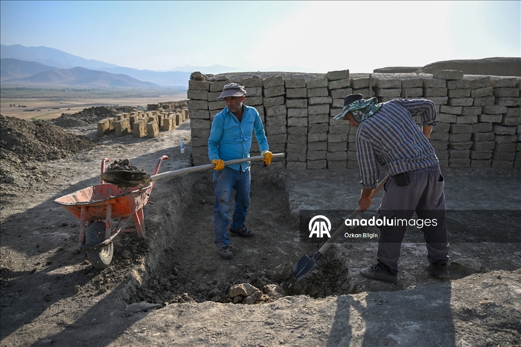 Çavuştepe Kalesi'nde savaşlarda kullanılan sapan taşları bulundu
