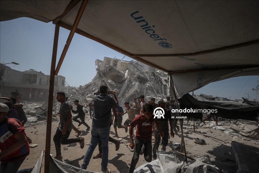 İsrail ordusu, Gazze'deki "Müşteha Kulesi"ni bombaladı